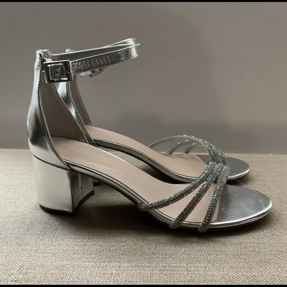 David’s Bridal Rhinestone Silver Sandals 9